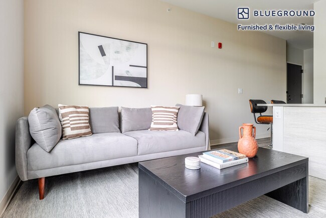 Foto del edificio - 6149 N Broadway