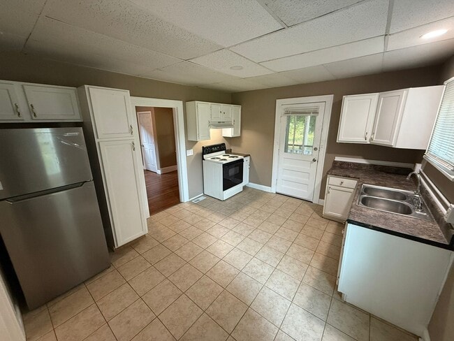 Building Photo - 7017 Idlewild Ave