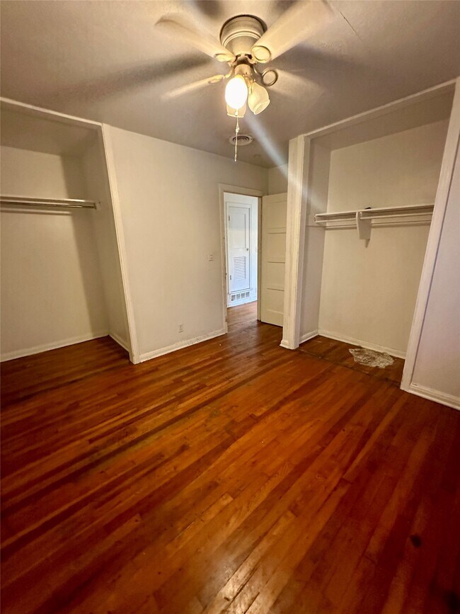 Foto del edificio - 308 N Dallas St