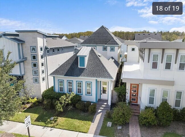 Building Photo - 14165 Moniz Ave
