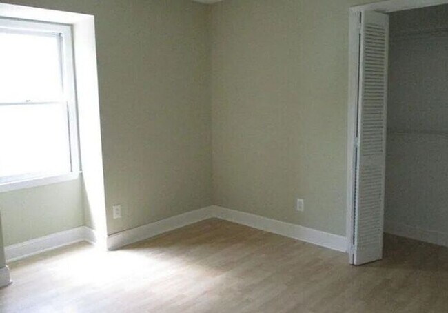 Foto del edificio - 126 S Village Rd