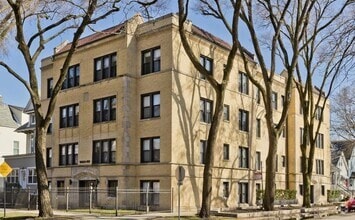 Building Photo - 1540 W Waveland Ave