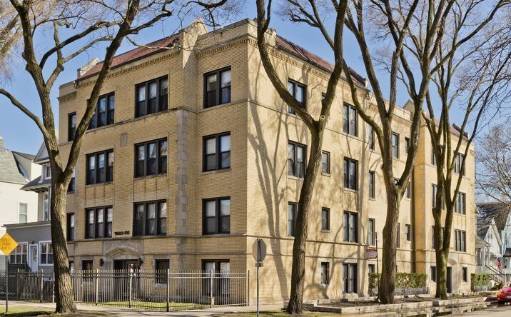Primary Photo - 1540 W Waveland Ave