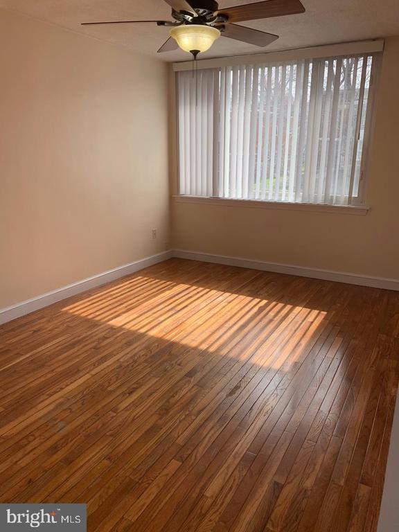 Building Photo - 126 Webster St NE