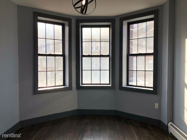 Building Photo - 84 Bostwick Ave