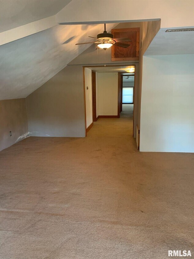 Foto principal - 332 N State St