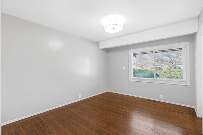 Foto del edificio - Spacious 4BR/3BA Home in Top-Rated School District!