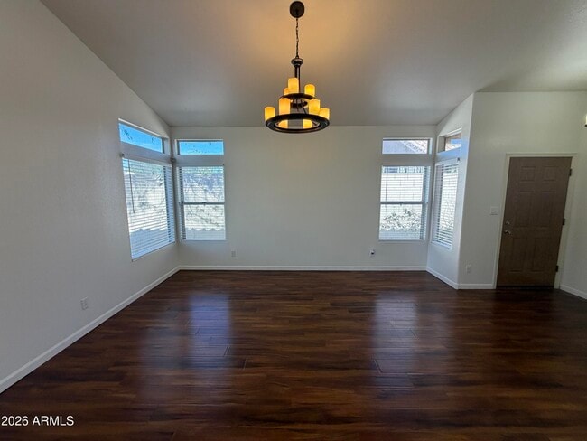 Building Photo - 998 E Mission Dr