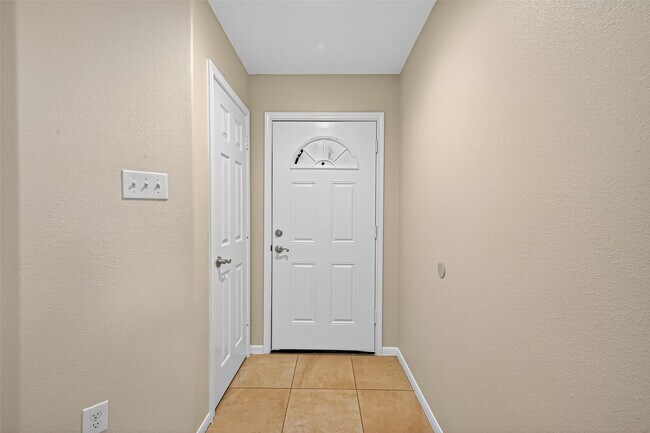 Foto del edificio - 3343 Apple Dale Dr