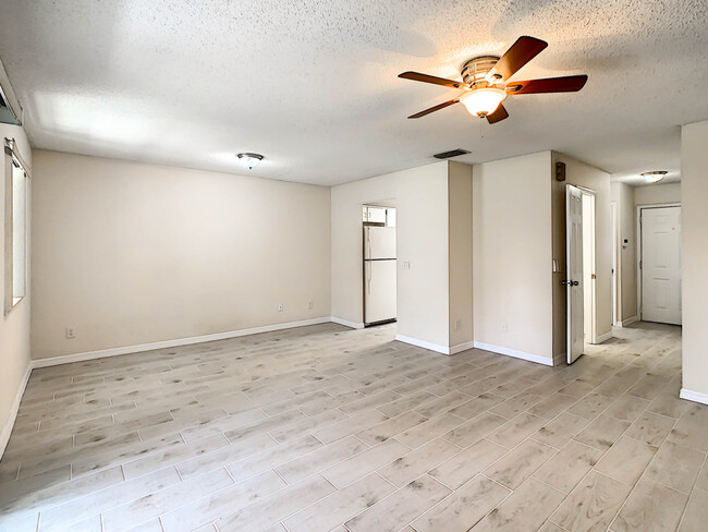 Building Photo - 11865 Mintwood Ct