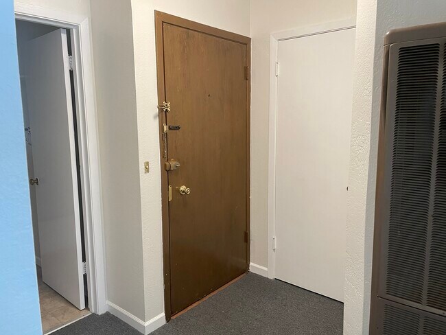 Entrance of the unit - 3890 17th St