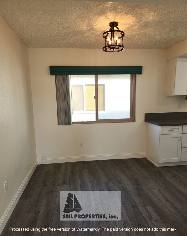 Building Photo - 16551 Le Grande Ln