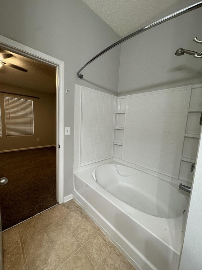 Foto del edificio - 3 bedroom 2.5 bath townhome in Bartram Park