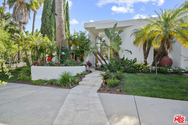 Foto del edificio - 605 N Hillcrest Rd