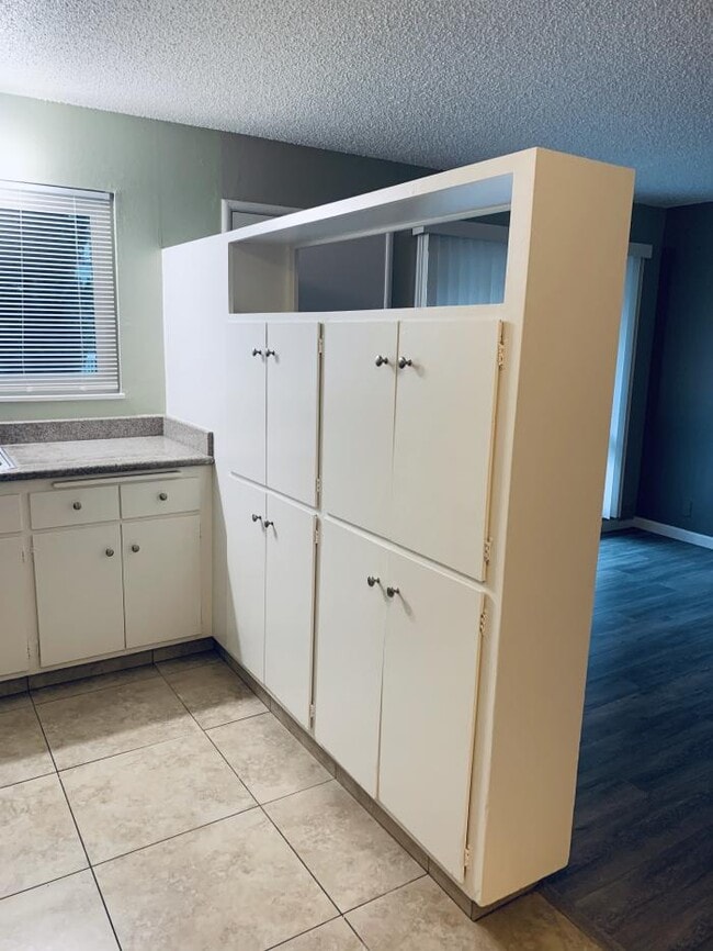 Building Photo - 1 bedroom in Oakland CA 94605