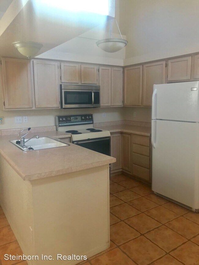 Building Photo - 3 br, 2 bath House - 4036 Pineridge Run