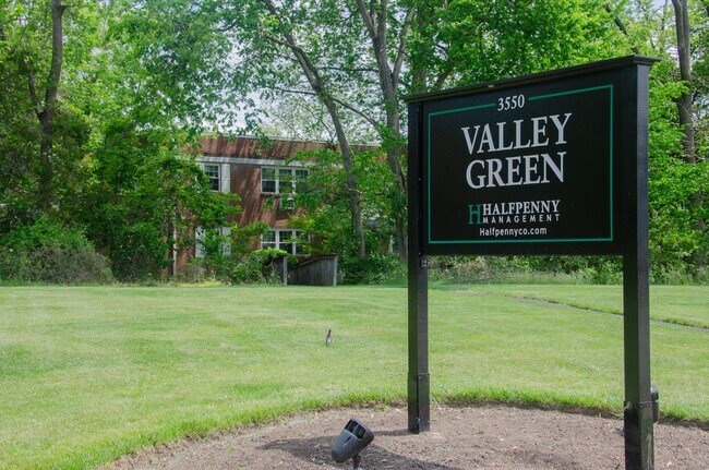 Building Photo - Valley Green Apartments