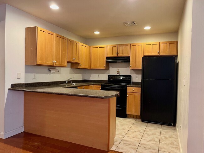 Cocina muy funcional - 557 Gregory Ct