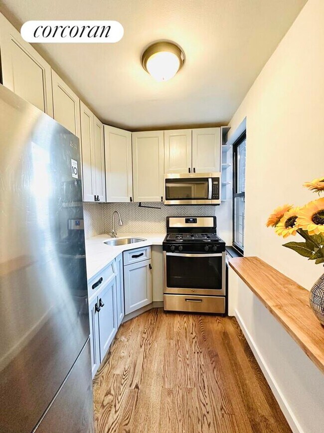 Foto del edificio - 52-25 39th Rd