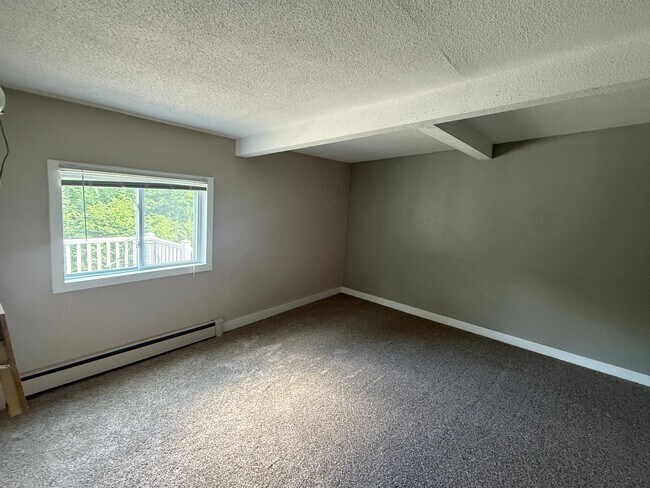 Foto del edificio - 3bd/2ba Apartment seconds from the base of Attitash!