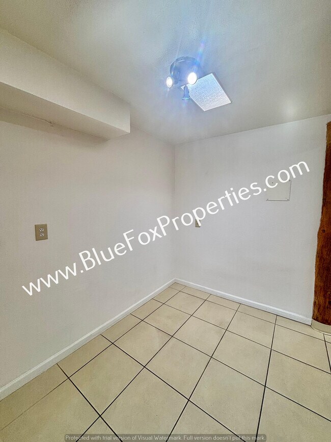 Foto del edificio - 2819 E 20th St