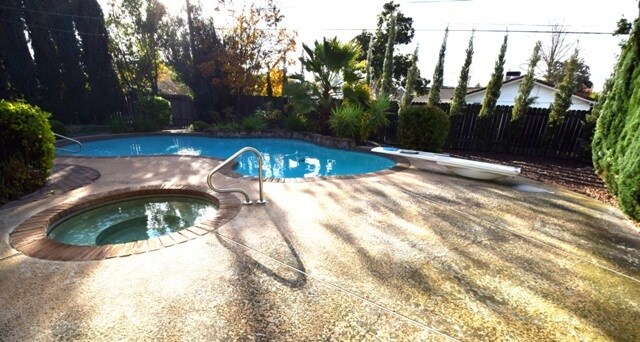 Foto del edificio - 4338 Alderwood Way