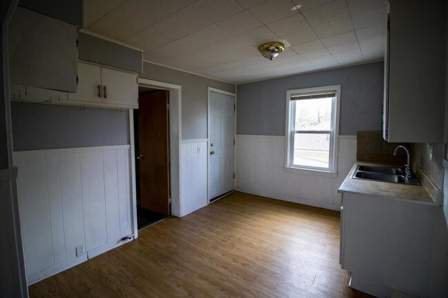 Building Photo - 3834 Bosworth Road #Up
