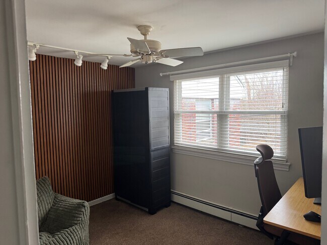 Building Photo - 26 Manor Dr