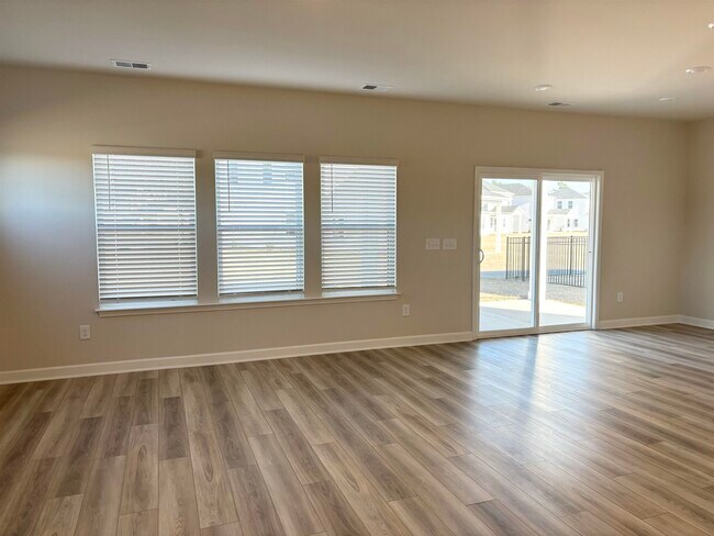 Foto del edificio - 2300 Copper Crk Lp