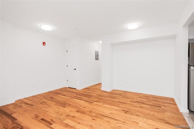 Foto del edificio - 671 Bronx River Rd