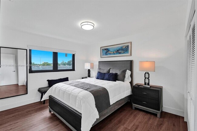 Foto del edificio - 243 NW 57th Ave