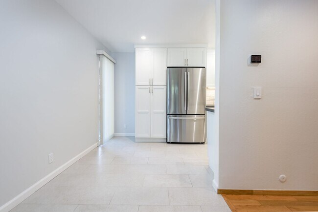 Foto del edificio - Newley Remodeled Sharon Ridge 3 Bedroom/ 2...