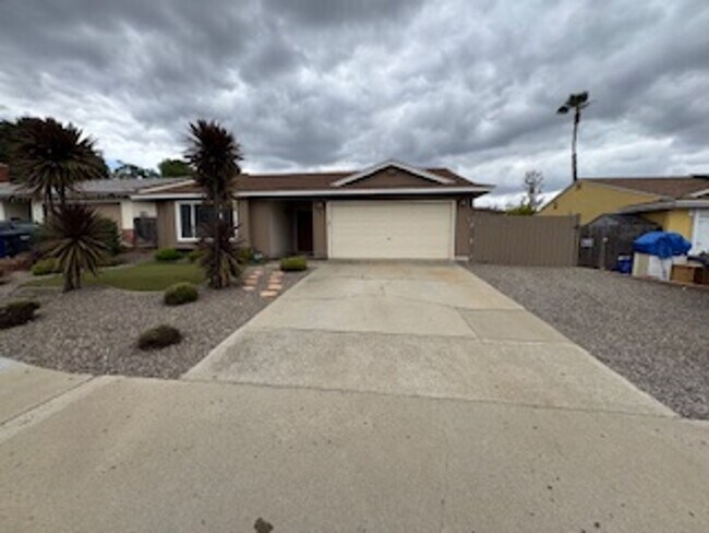 Building Photo - Charming 3 Bedroom 2 Bathroom Home Available for Rent!!