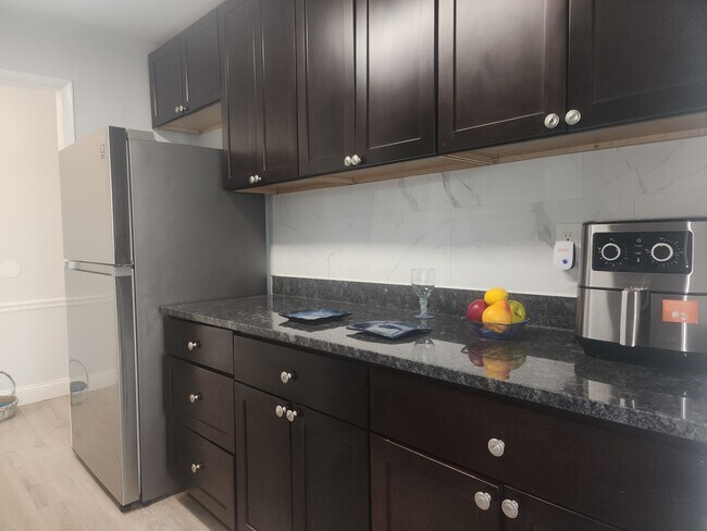 Foto del edificio - 3851 Saint Barnabas Rd