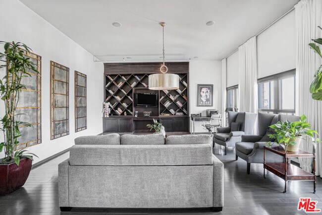 Building Photo - 1645 Vine St