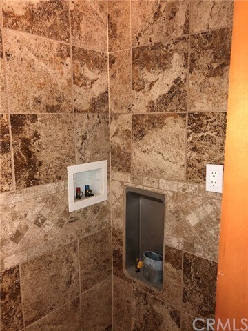 Foto del edificio - 2719 E 8th St