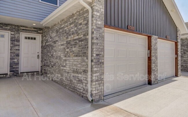Building Photo - 676 Turner Ave