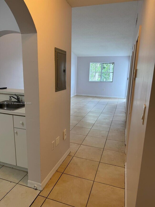 Foto del edificio - 1271 SE 29th St