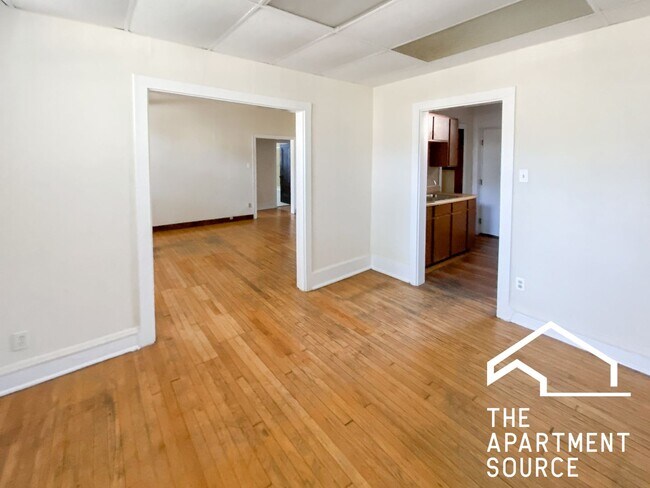 Building Photo - 4535 N Leavitt St