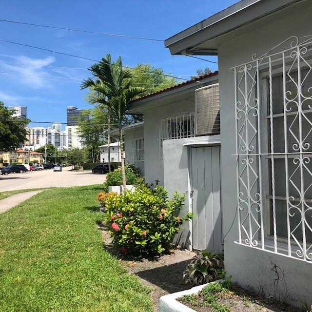 Foto principal - 1910 SW 7th Ave
