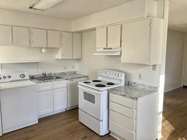 Kitchen - 8335 Clifford St