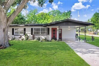Building Photo - 223 Pinehurst Dr