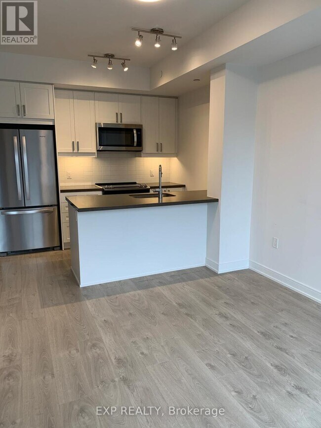 Building Photo - 50 Wellesley St E