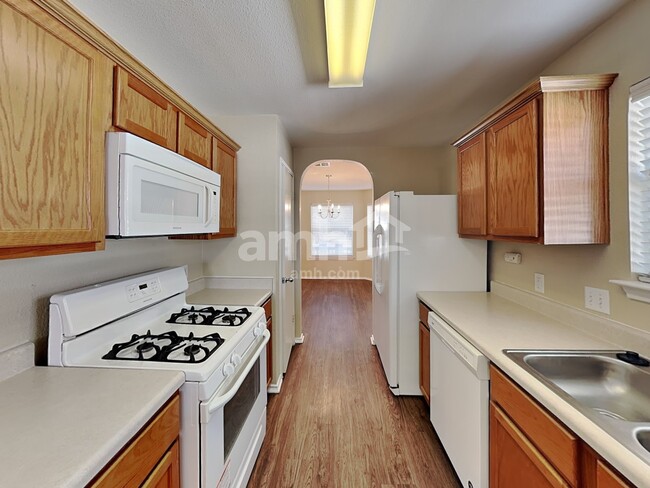 Building Photo - 224 Tolcarne Dr