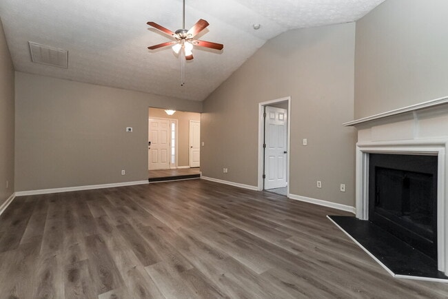 Building Photo - 5275 Yellow Pine Dr