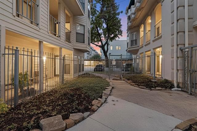 Building Photo - 3105 San Jacinto St