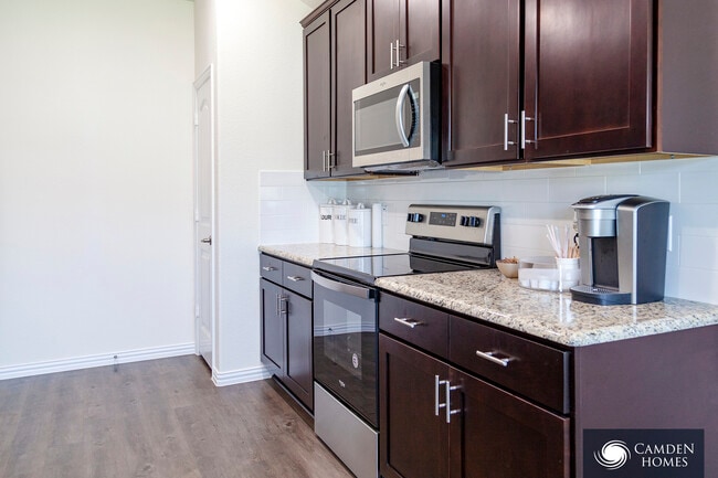 Building Photo - 10112 Spice Ln