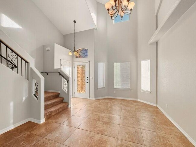 Building Photo - Beautifully crafted 3 bedroom, 2.5 bathroom home in East El Paso