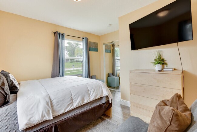 Foto del edificio - 7232 Lazy Hill Dr