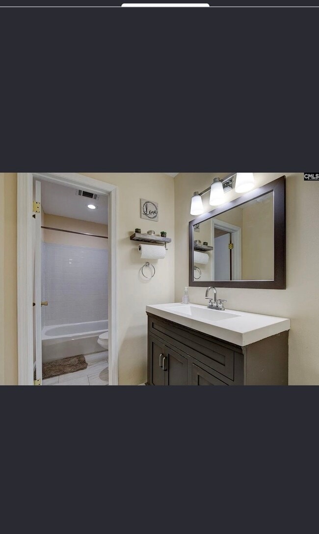 Foto del edificio - 177 Lionsgate Dr